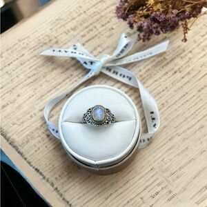 NWOT Moonstone Ring
